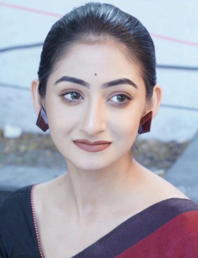 Arohi Wooden Earrings