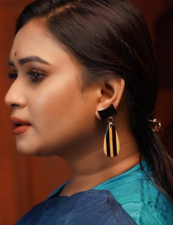 Kairavi Wooden Earrings